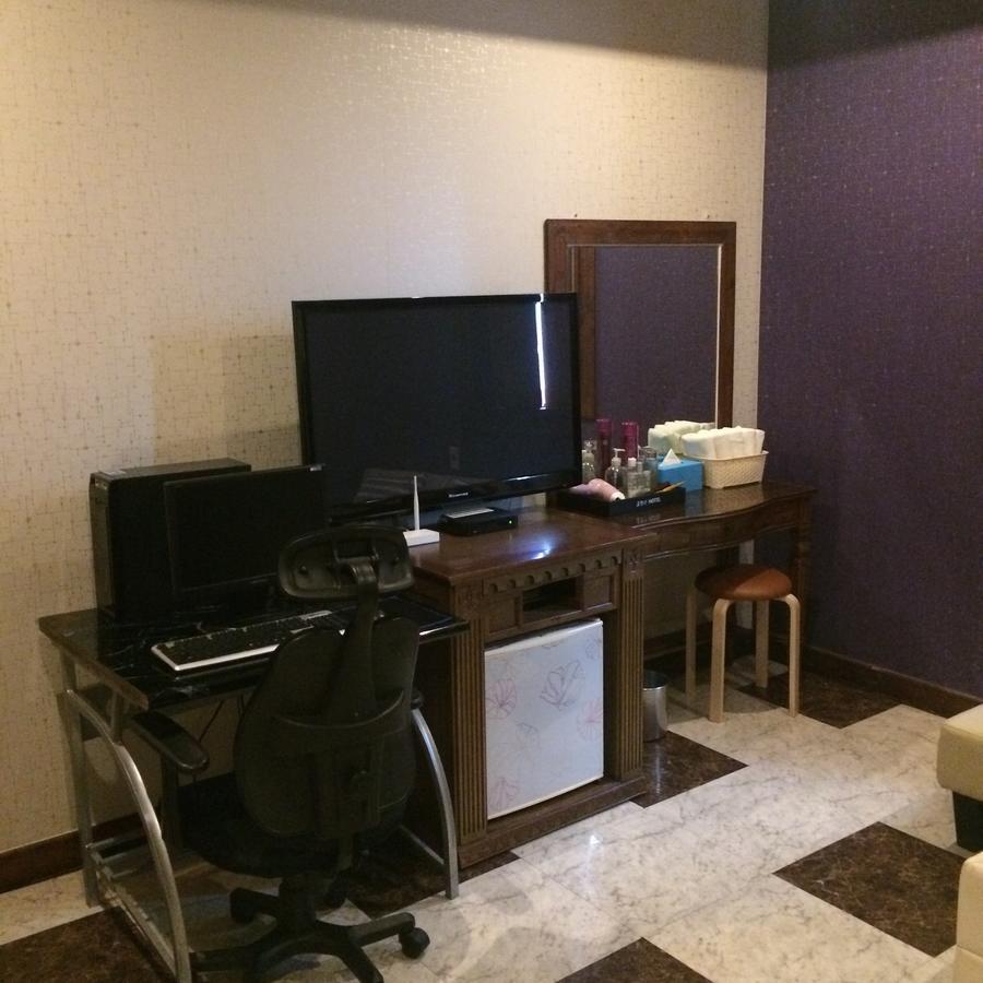 Romance Hotel Chungju Bagian luar foto